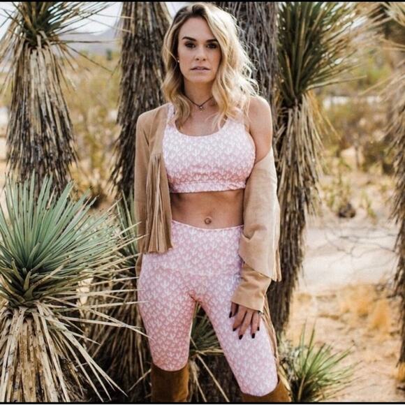 Dirty Blondes Workouts Sports Bra Top Cactus Print Medium NEW - Picture 5 of 5